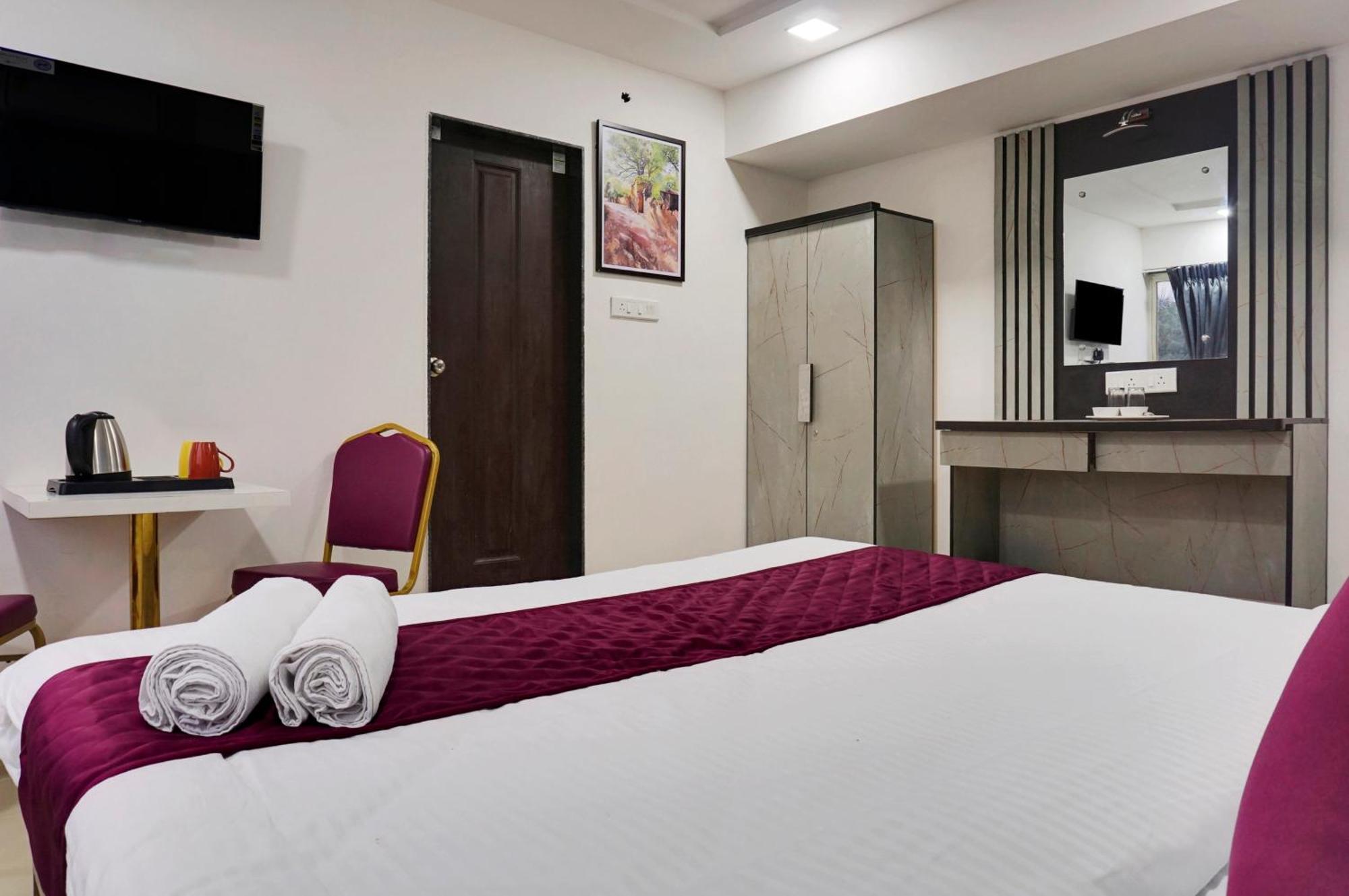 Hotel Orchard Park Pune Esterno foto