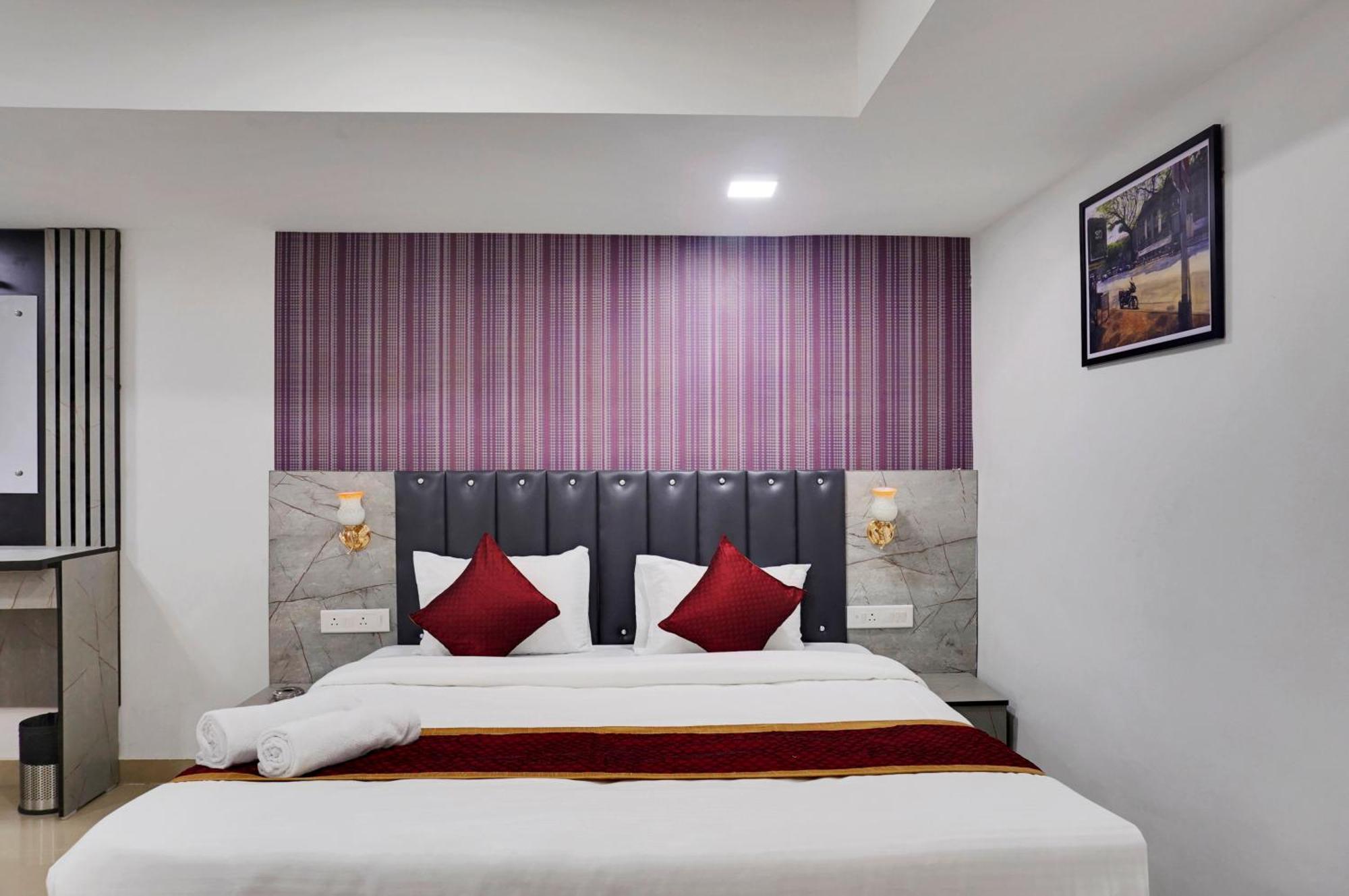 Hotel Orchard Park Pune Esterno foto