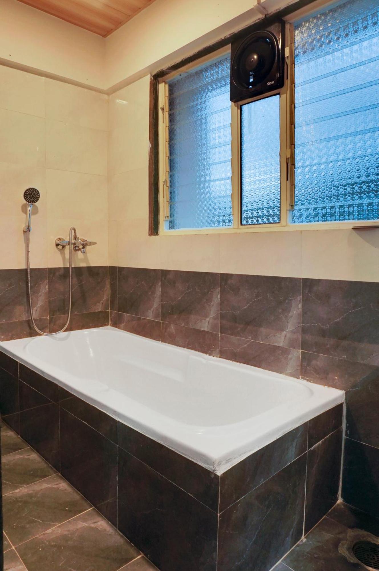 Hotel Orchard Park Pune Esterno foto