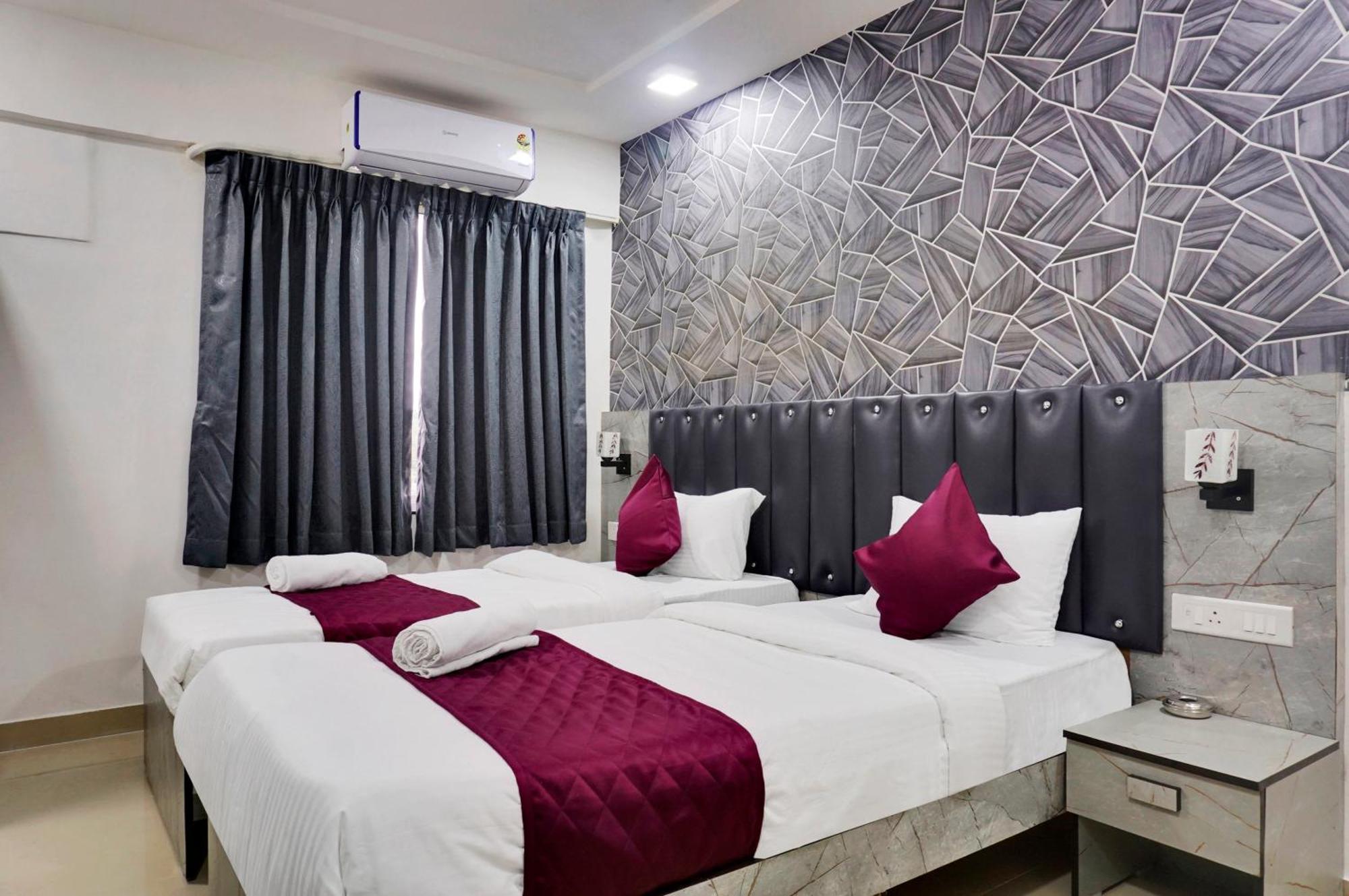 Hotel Orchard Park Pune Esterno foto