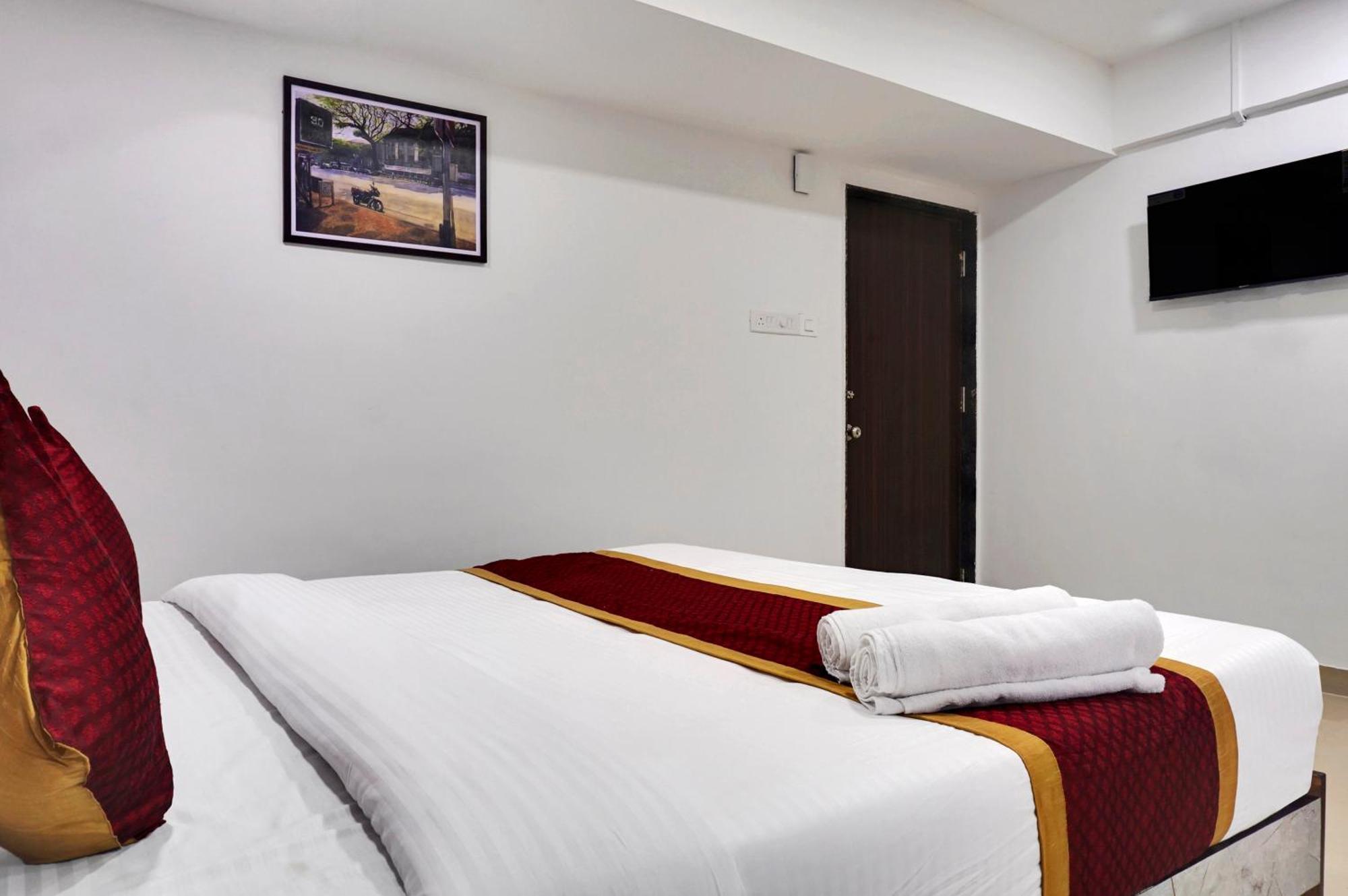 Hotel Orchard Park Pune Esterno foto