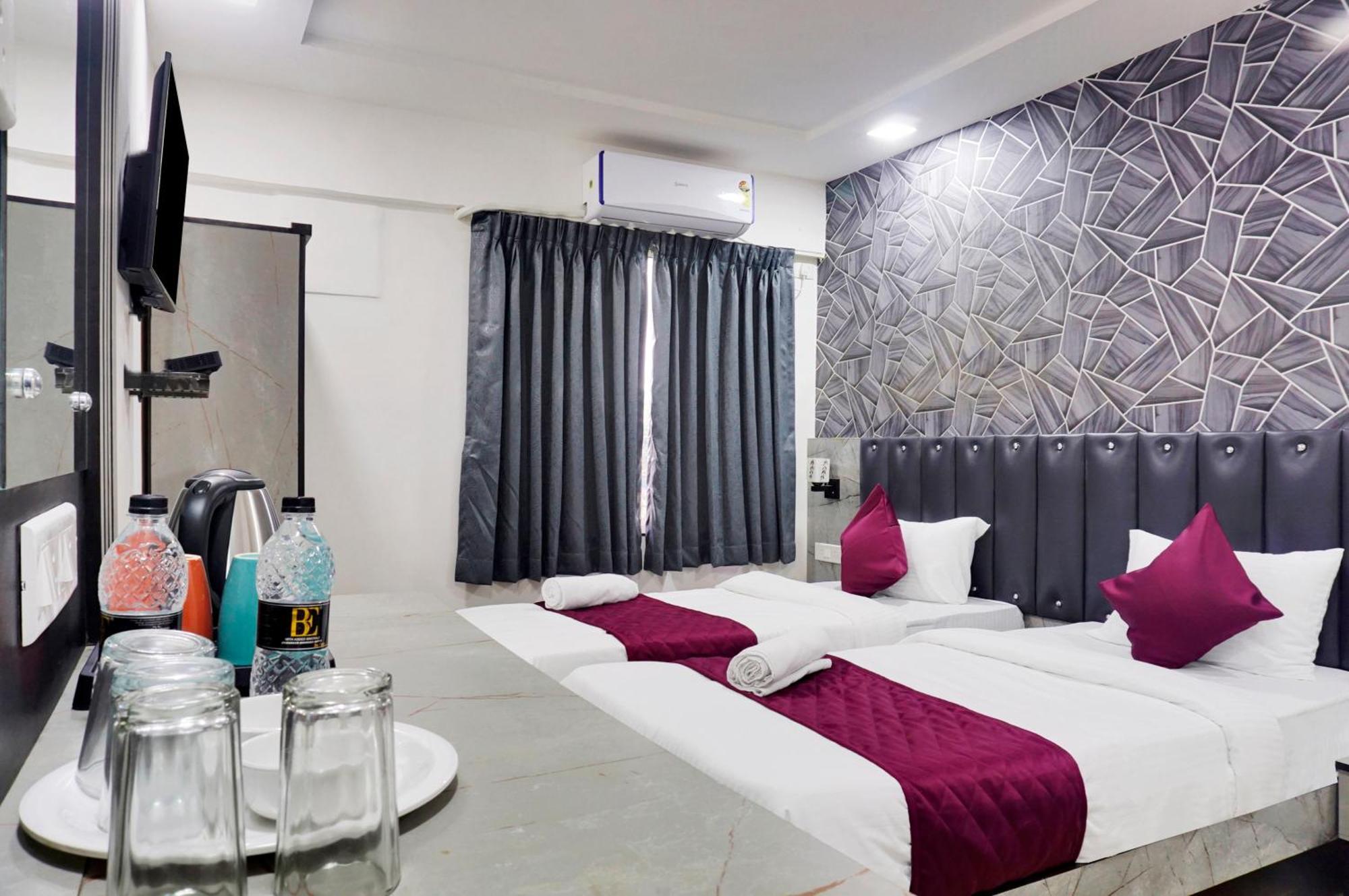 Hotel Orchard Park Pune Esterno foto